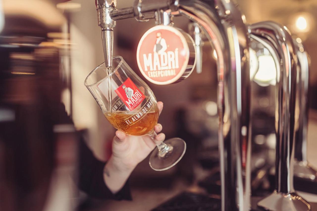 Longlands Inn & Cottages Карнфорт Екстер'єр фото Beer tap