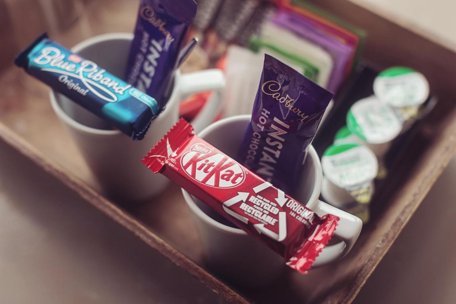 Longlands Inn & Cottages Карнфорт Екстер'єр фото KitKat, Quality Street and After Eight