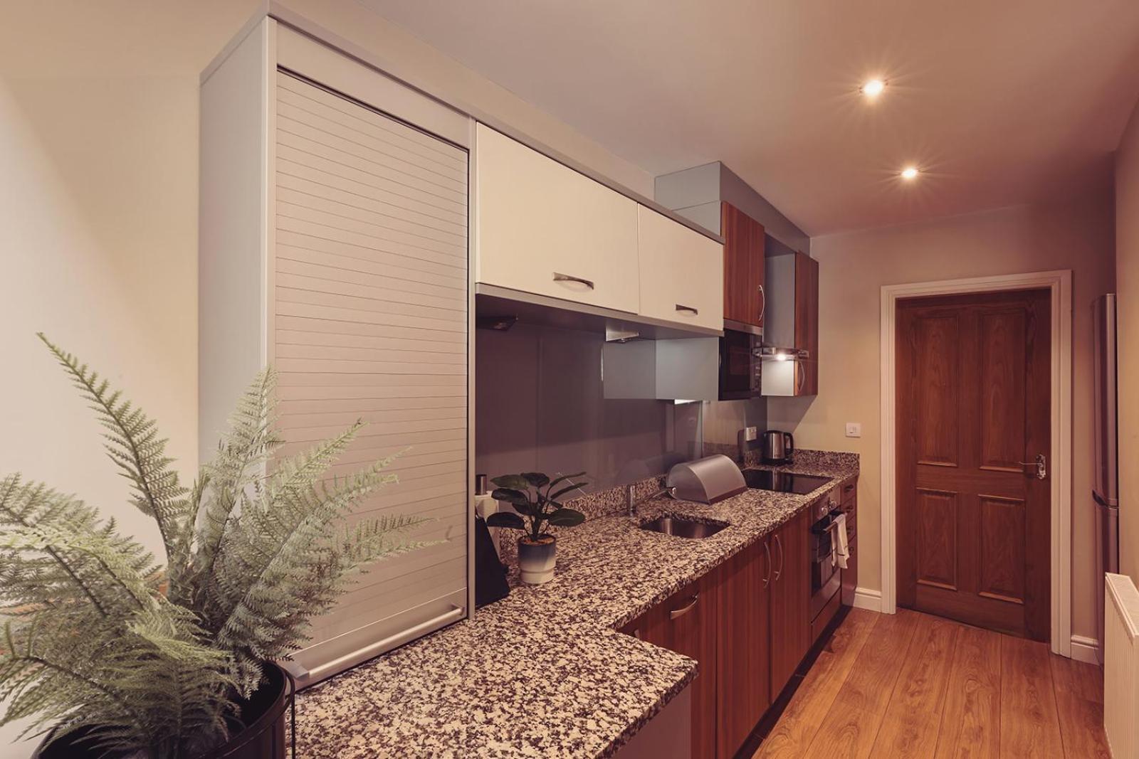 Longlands Inn & Cottages Карнфорт Екстер'єр фото A kitchen